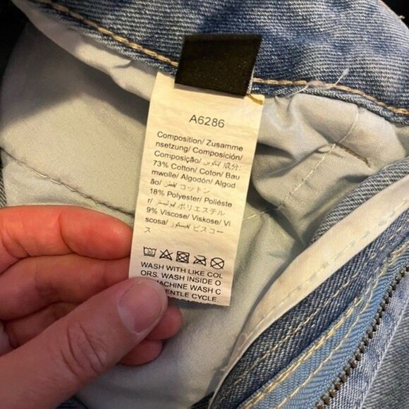 SHEIN Frenchy Ripped Frayed Hem Mom Jeans Size Medium - Picture 6 of 7